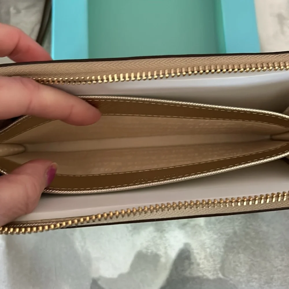 Kate Spade Gold Saffiano Leather Zip Around Wristlet Wallet Storybook Lining NIB - Picture 9 of 16